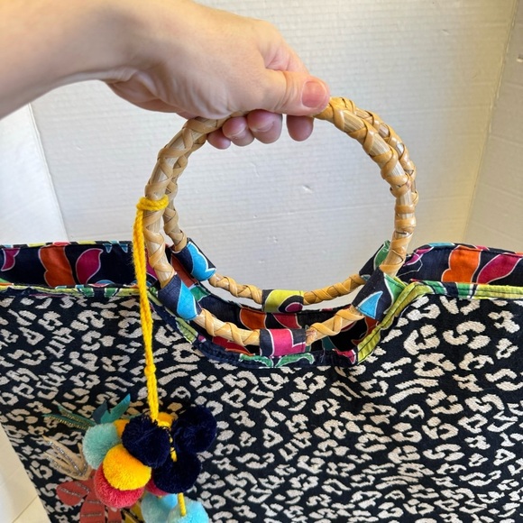 American & Beyond Leopard Cheetah Beaded Pineapple Cane Handles Tote Bag - Picture 6 of 16